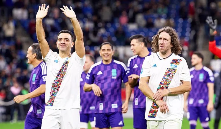 El encuentro en la cancha · Juego de Leyendas FIFA
